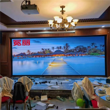 江蘇省連云港市某餐飲公司 | LED屏，全彩LED，P2顯示屏。安裝方式采用鋼結(jié)構(gòu)包邊。